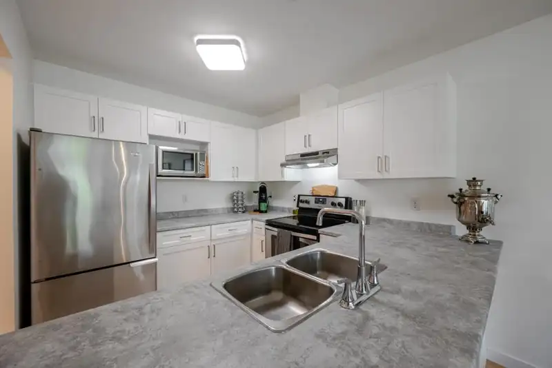 416 1220 LASALLE PLACE - photo 2 of 39