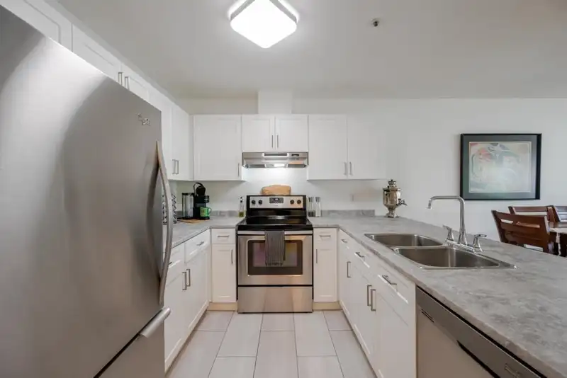 416 1220 LASALLE PLACE - photo 4 of 39