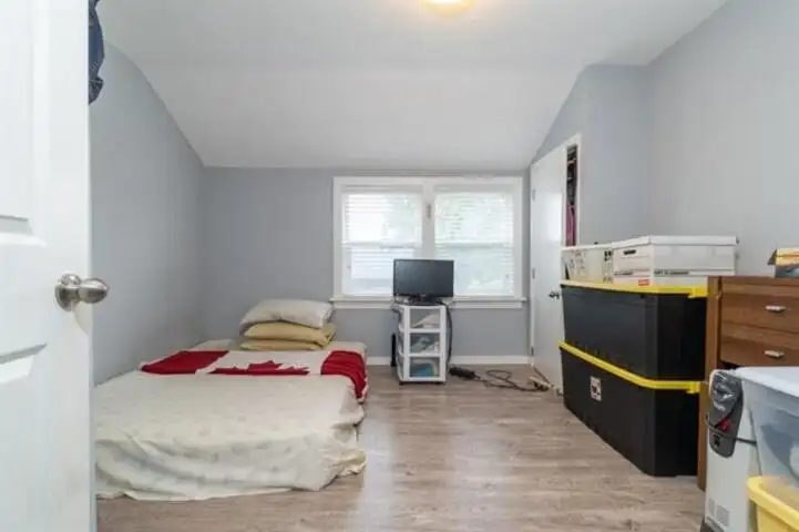 7725 BERKLEY STREET - photo 2 of 17