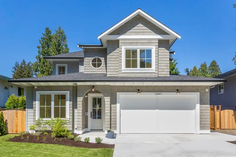 12641 15 AVENUE - photo 1 of 30