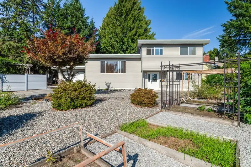 1861 GALER WAY - photo 2 of 26