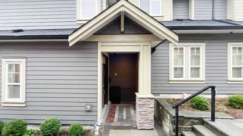 101 910 DELESTRE AVENUE - photo 2 of 28