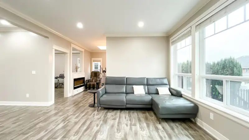 101 910 DELESTRE AVENUE - photo 4 of 28