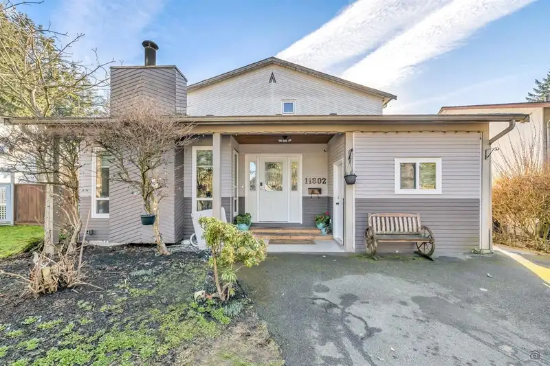 11802 80A AVENUE - photo 2 of 25