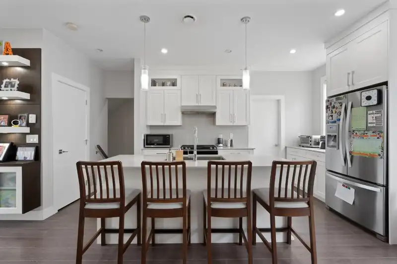 18 7410 194 STREET - photo 1 of 32