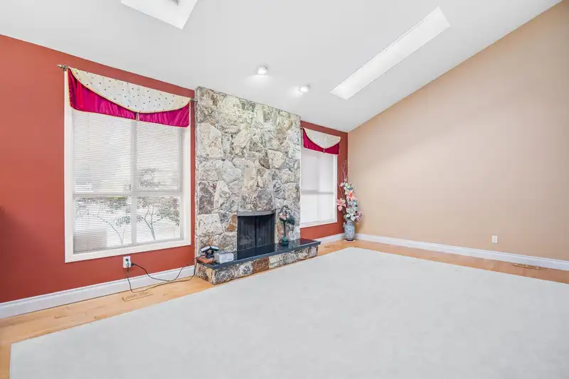 8340 LUNEN ROAD - photo 4 of 40