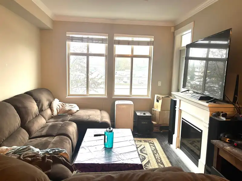 314 2632 PAULINE STREET - photo 1 of 9
