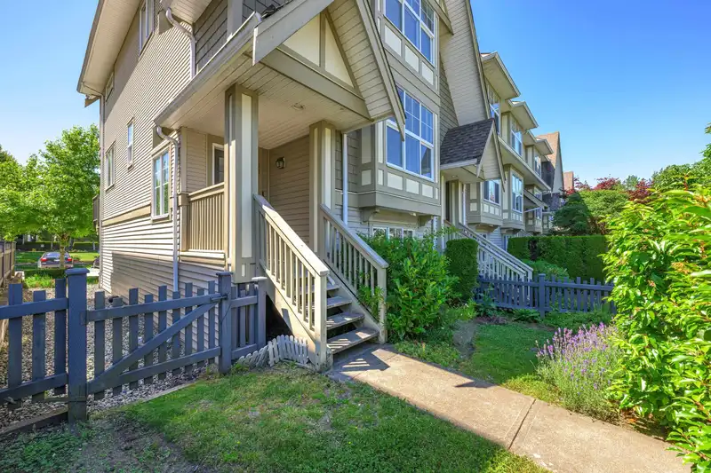 14 8089 209 STREET - photo 3 of 37