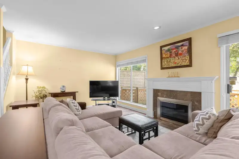 13 7820 ABERCROMBIE PLACE - photo 3 of 31
