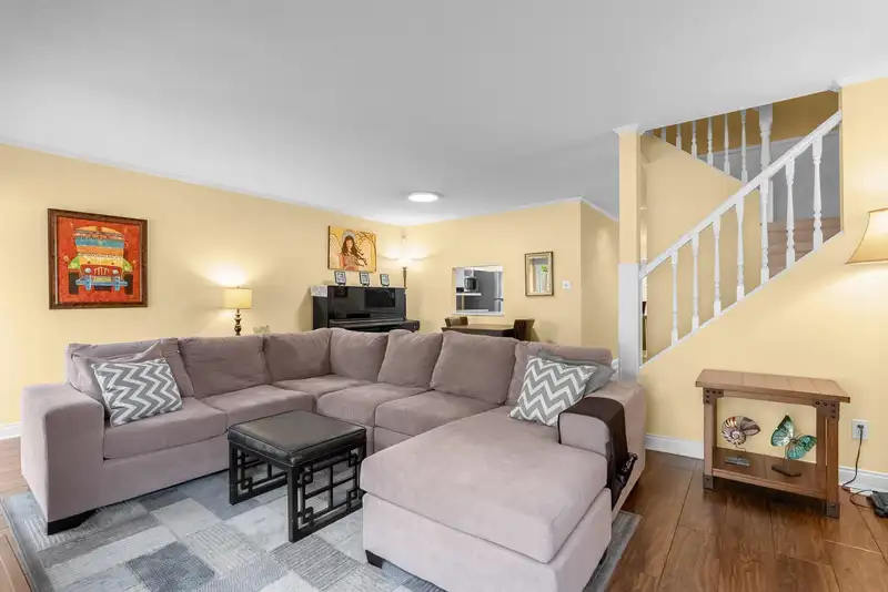 13 7820 ABERCROMBIE PLACE - photo 4 of 31