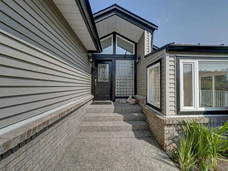 803 OCEANMOUNT BOULEVARD - photo 4 of 40