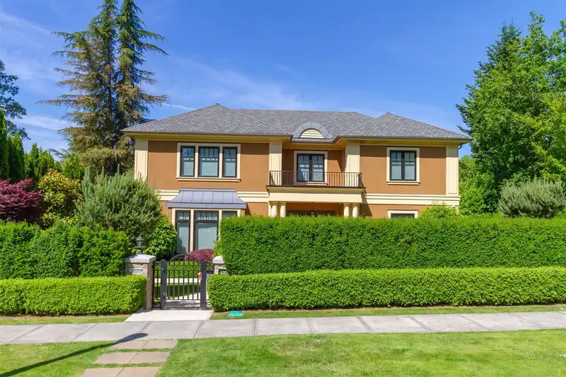 4239 PINE CRESCENT - photo 1 of 30
