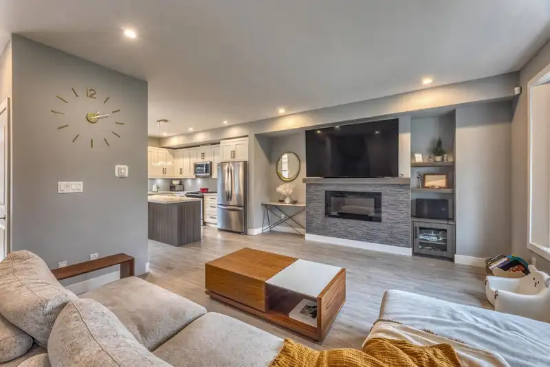 104 1392 TRAFALGAR STREET - photo 3 of 26