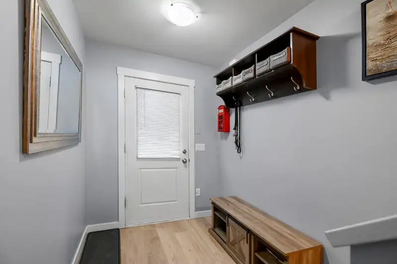 72 2418 AVON PLACE - photo 4 of 40