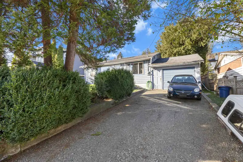 32739 FRASER CRESCENT - photo 2 of 29