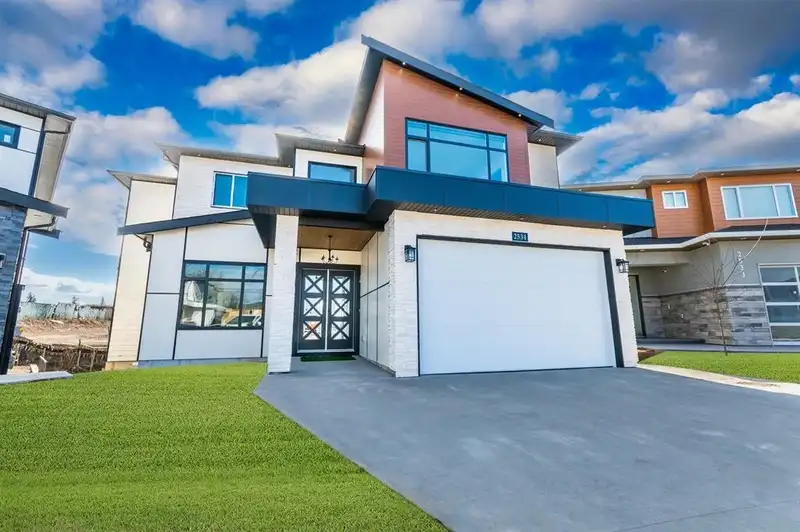 2534 TERMINAL COURT - photo 1 of 27