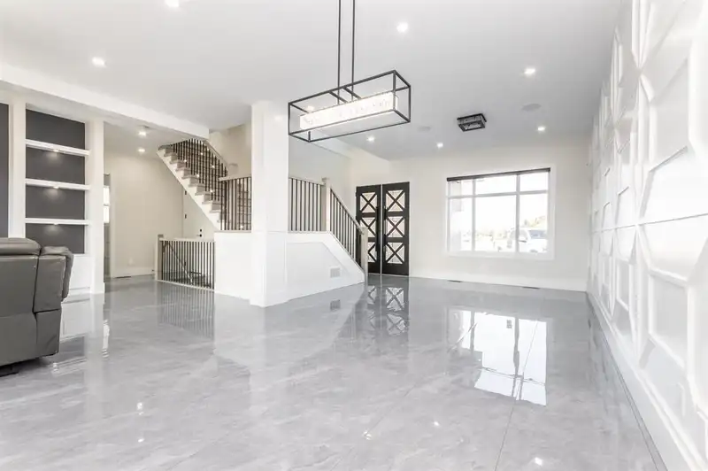 2534 TERMINAL COURT - photo 2 of 27