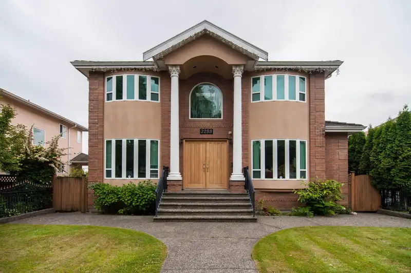 2288 FRASERVIEW DRIVE - photo 1 of 37