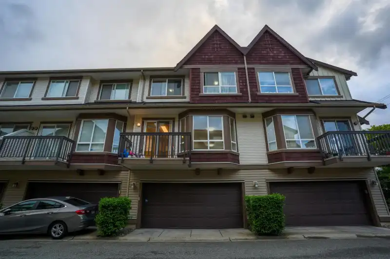 15 7155 189 STREET - photo 2 of 23