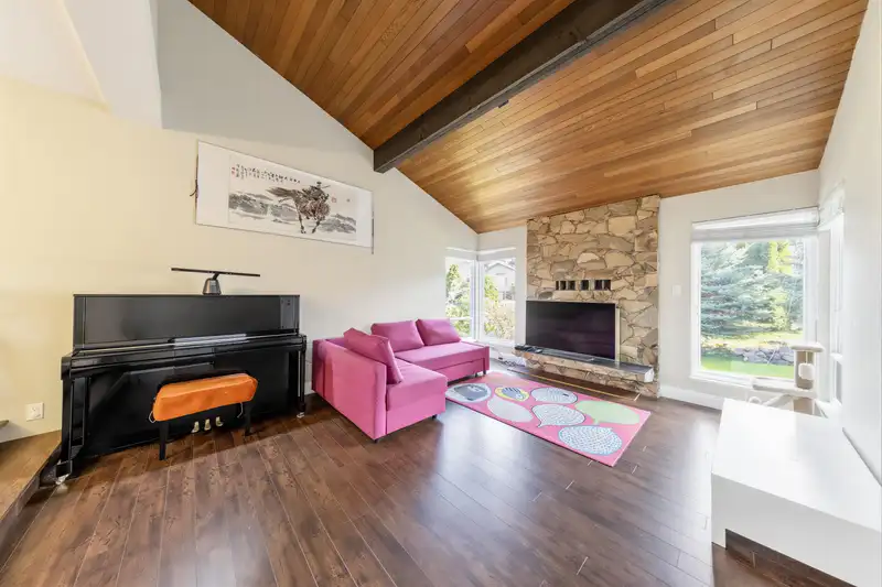 7763 HAZELMERE STREET - photo 4 of 31