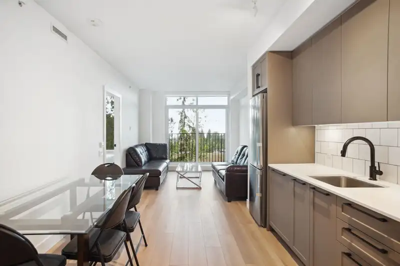 711 8750 UNIVERSITY CRESCENT - photo 2 of 23