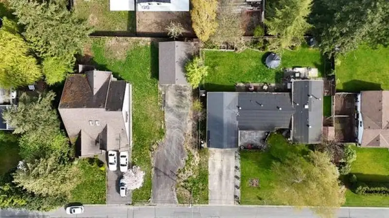 26523 28B AVENUE - photo 4 of 21