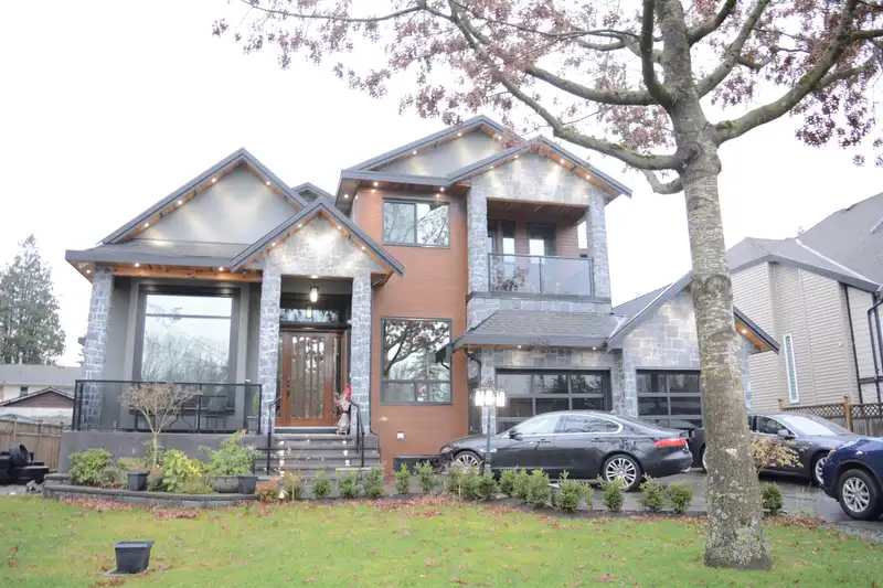 14548 110A AVENUE - photo 1 of 31
