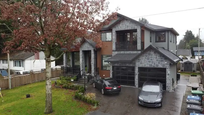 14548 110A AVENUE - photo 2 of 31