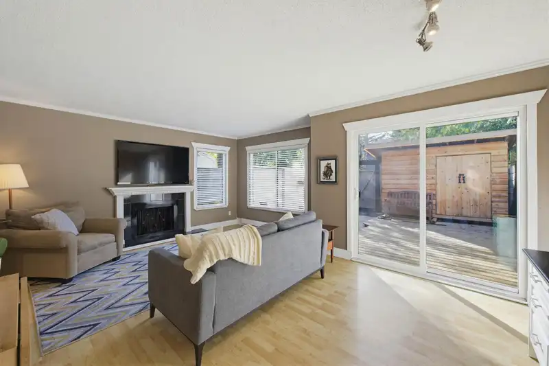 62 6712 BAKER ROAD - photo 3 of 39
