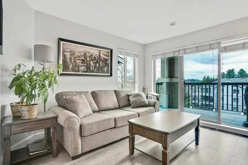 424 21009 56 AVENUE - photo 1 of 15