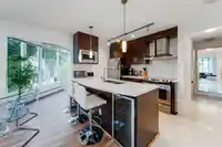 301 689 ABBOTT STREET - thumbnail 3