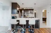 301 689 ABBOTT STREET - thumbnail 5