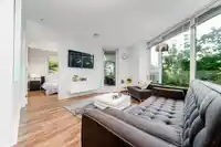 301 689 ABBOTT STREET - thumbnail 8
