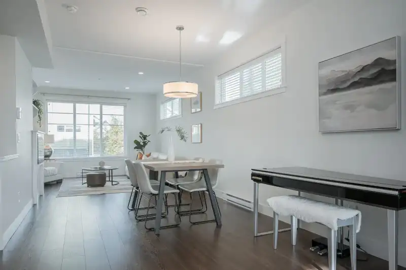 18 21150 76A AVENUE - photo 3 of 40