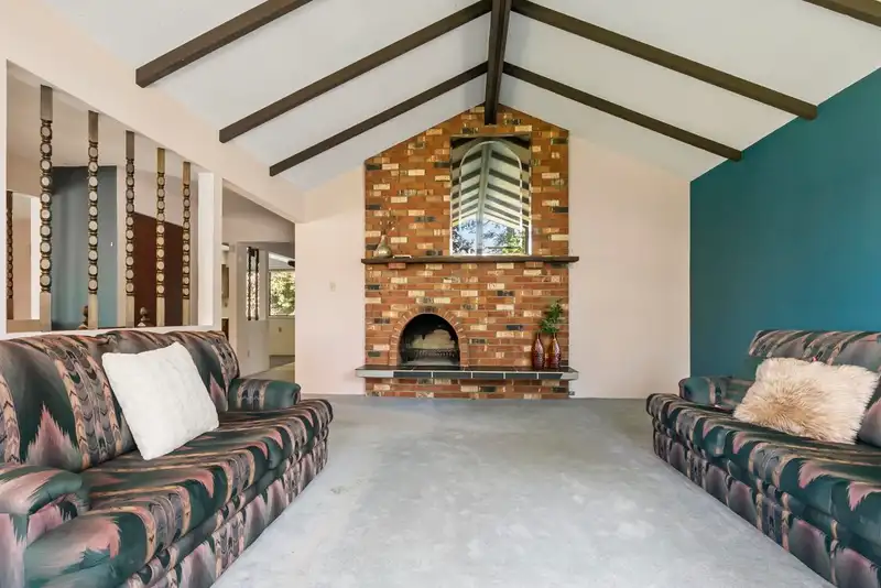 9156 NORUM CRESCENT - photo 4 of 40