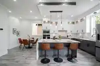 7518 205A STREET - thumbnail 5