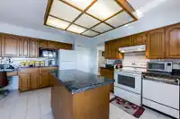 557 TEMPE CRESCENT - thumbnail 10