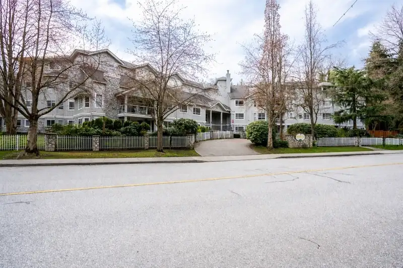 107 1283 PARKGATE AVENUE - photo 2 of 38