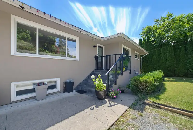 45780 BERKELEY AVENUE - photo 4 of 38