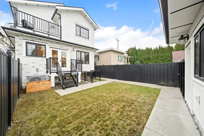 2793 W 21ST AVENUE - photo 3 of 36