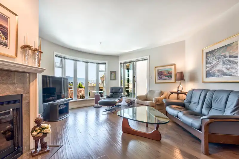 310 1236 W 8TH AVENUE - photo 3 of 34