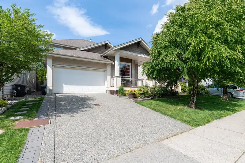 20119 70A AVENUE - photo 1 of 40