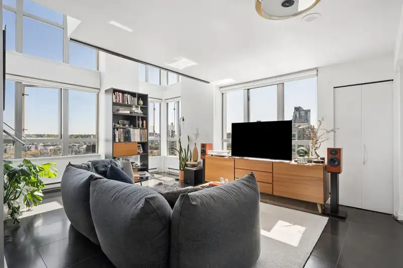 2601 1238 RICHARDS STREET - photo 1 of 40