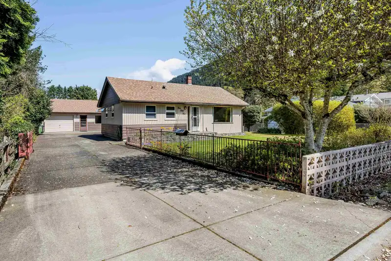 455 PINE AVENUE - photo 1 of 38