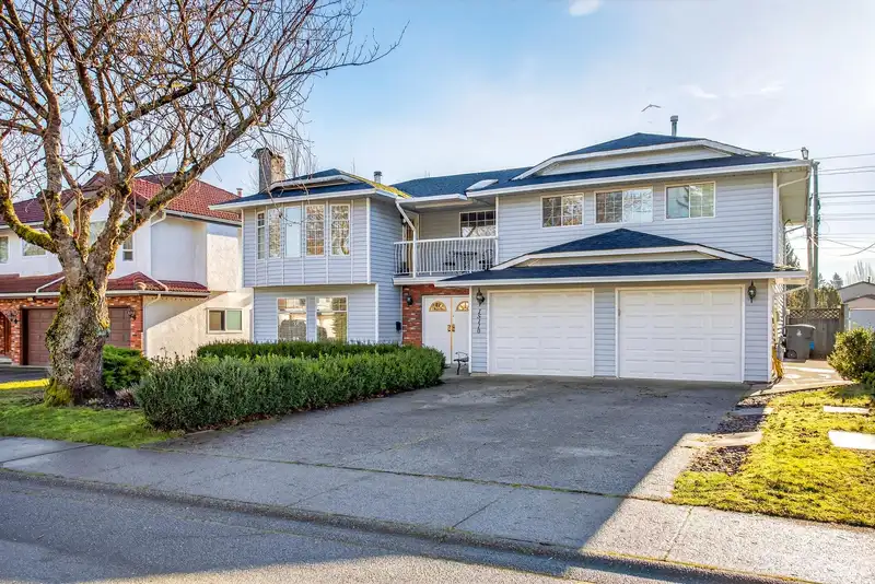 15110 95A AVENUE - photo 1 of 40