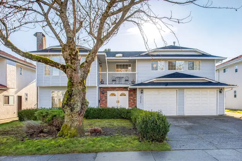 15110 95A AVENUE - photo 2 of 40