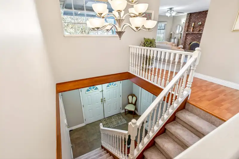 15110 95A AVENUE - photo 4 of 40
