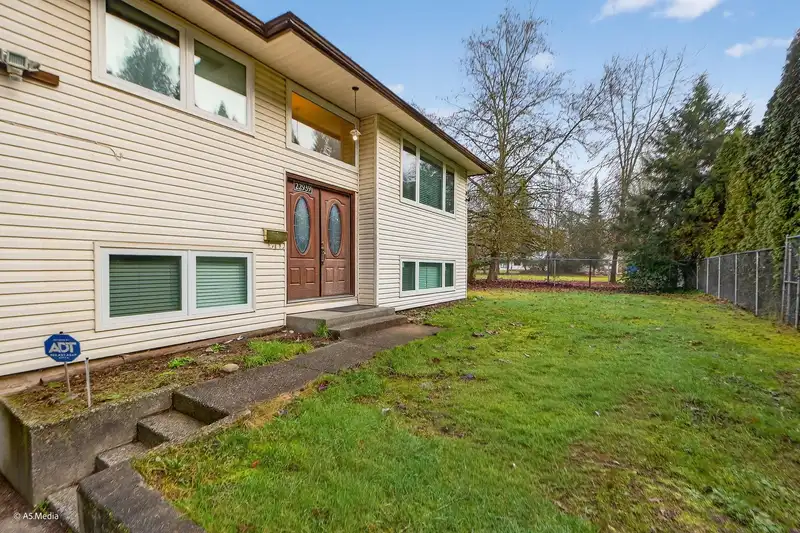 22939 128 AVENUE - photo 2 of 40
