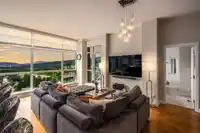 3401 2968 GLEN DRIVE - thumbnail 2