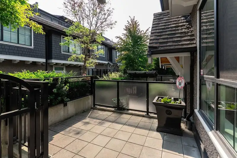 8123 SHAUGHNESSY STREET - photo 4 of 38